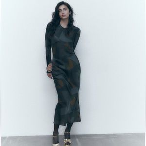NWT ZARA Printed Midi Dress Size Small